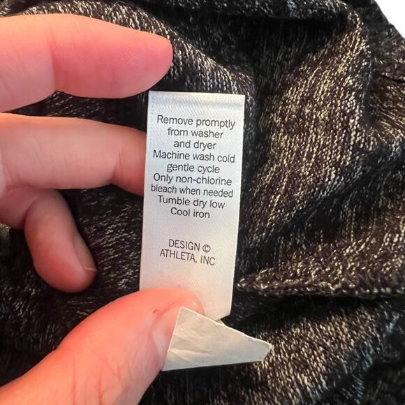 Athleta dark grey knit long sleeve dress. Size xs‎ - Picture 4 of 9